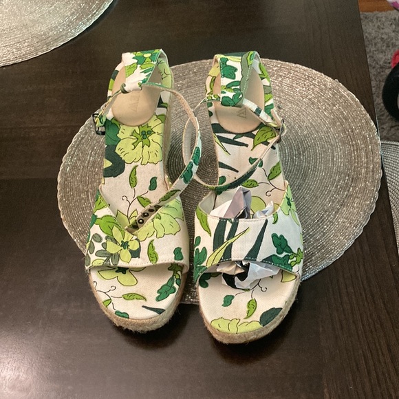 New Jcrew espadrilles - Picture 2 of 9